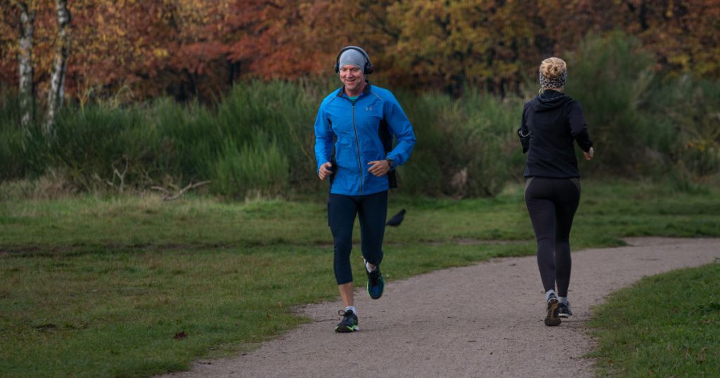 Loop je links of rechts op de weg?