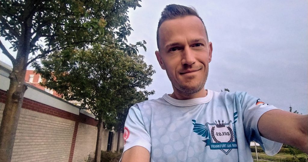 Gerben zet de heggenschaar in coupe corona