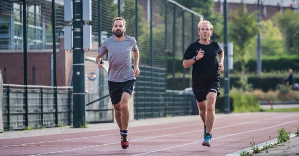 Hoe ga je als looptrainer om met de veiligheid van je lopers?