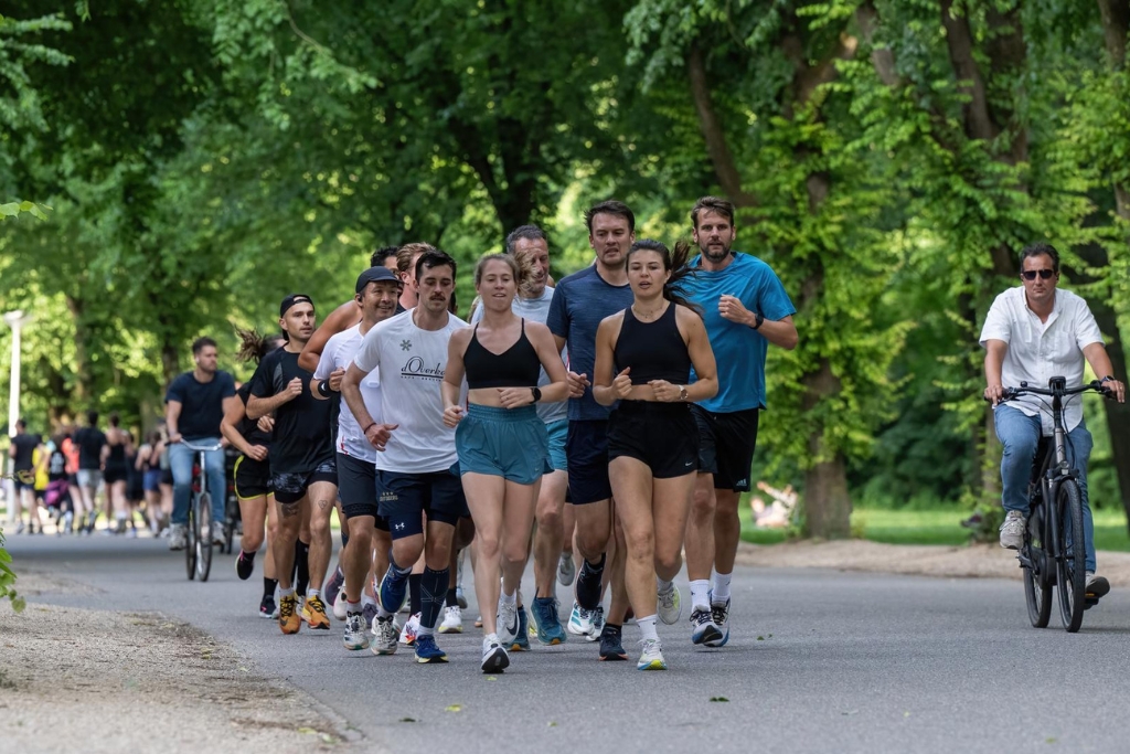 Waarom zou je bij een loopgroep gaan lopen?