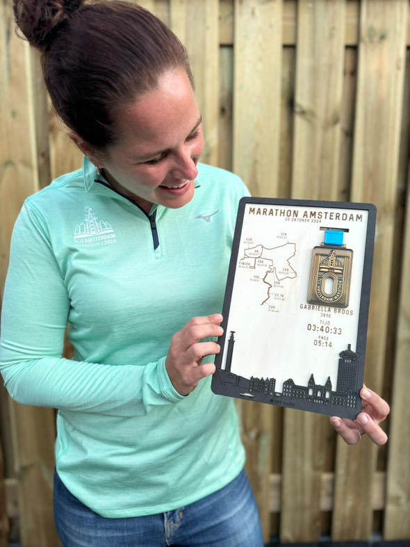 Houten medaillehouder marathon Rotterdam City Shapes