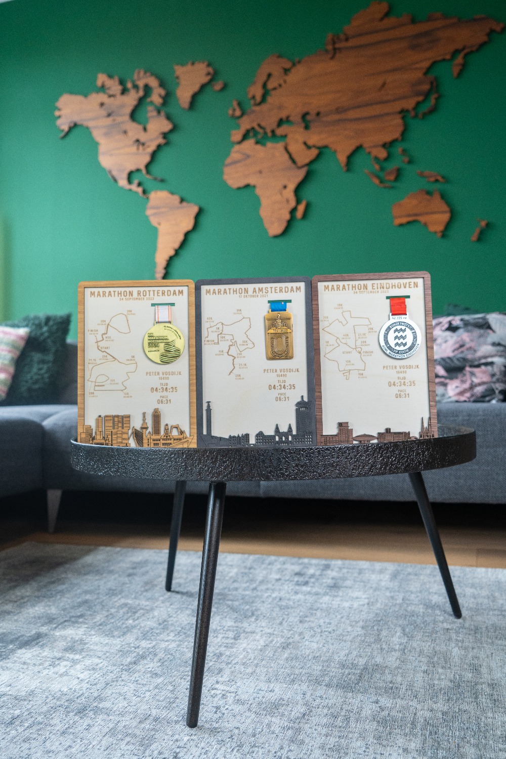 Houten medaillehouder marathon Rotterdam City Shapes